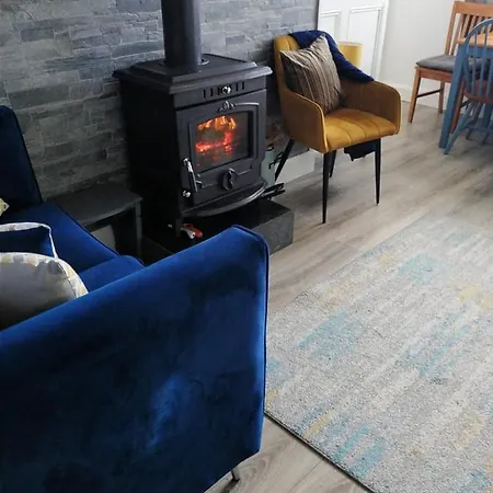 Glenhill - Newly Renovated In A Unique Location *